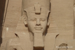 abu-simbel-ramses-2