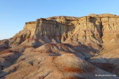 weisse_stupa_felsen_mongolei