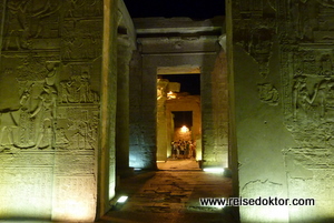 Kom Ombo bei Nacht