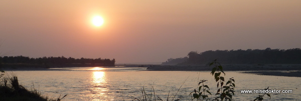 Sonnenuntergang im Chitwan Nationalpark