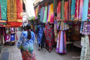 Stoffe auf dem Markt in Mumbai