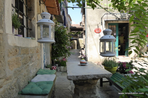 Cafe in Groznjan