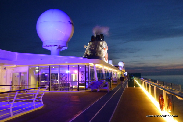 Mein Schiff 4 Nachtansicht