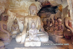 Buddhafiguren Höhle