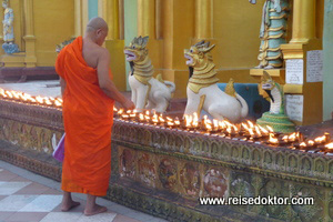 Mönch Shwedagon