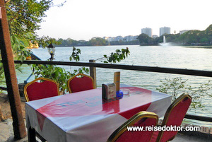 Restaurant Kandawgyi Lake in Yangon