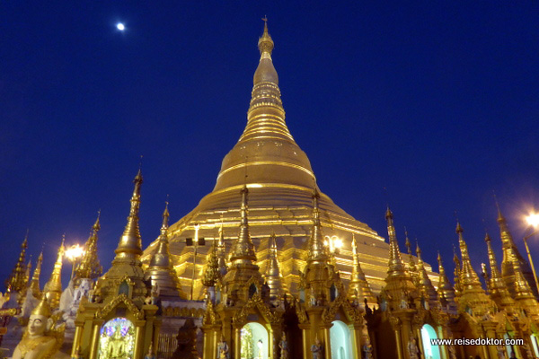 Shwedagon bei Nacht