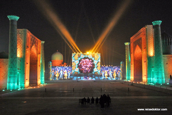 Lichtshow Lasershow in Samarkand